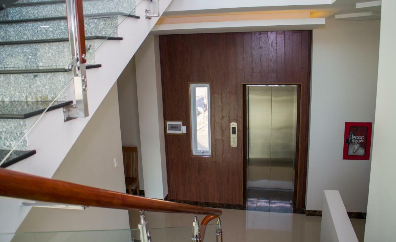 Hotel Nguyên Phước Plây Ku Exterior foto