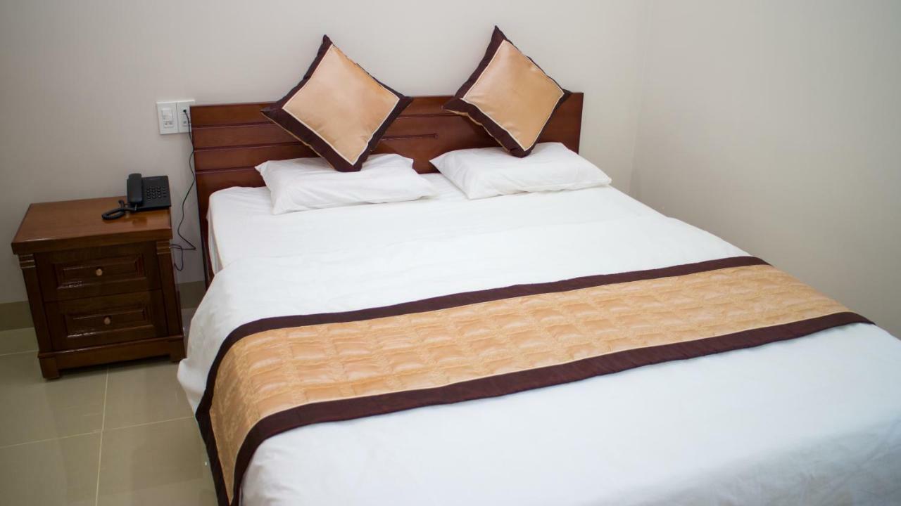 Hotel Nguyên Phước Plây Ku Exterior foto