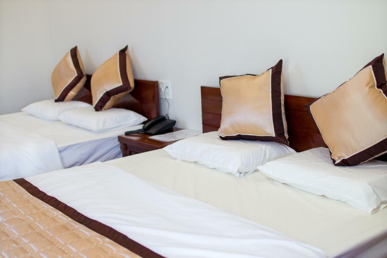 Hotel Nguyên Phước Plây Ku Exterior foto